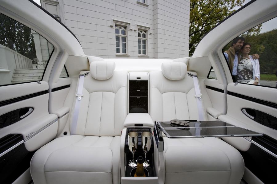 Интерьер Maybach 62S Landaulet Concept 2007 года  (фото 4 из 36)